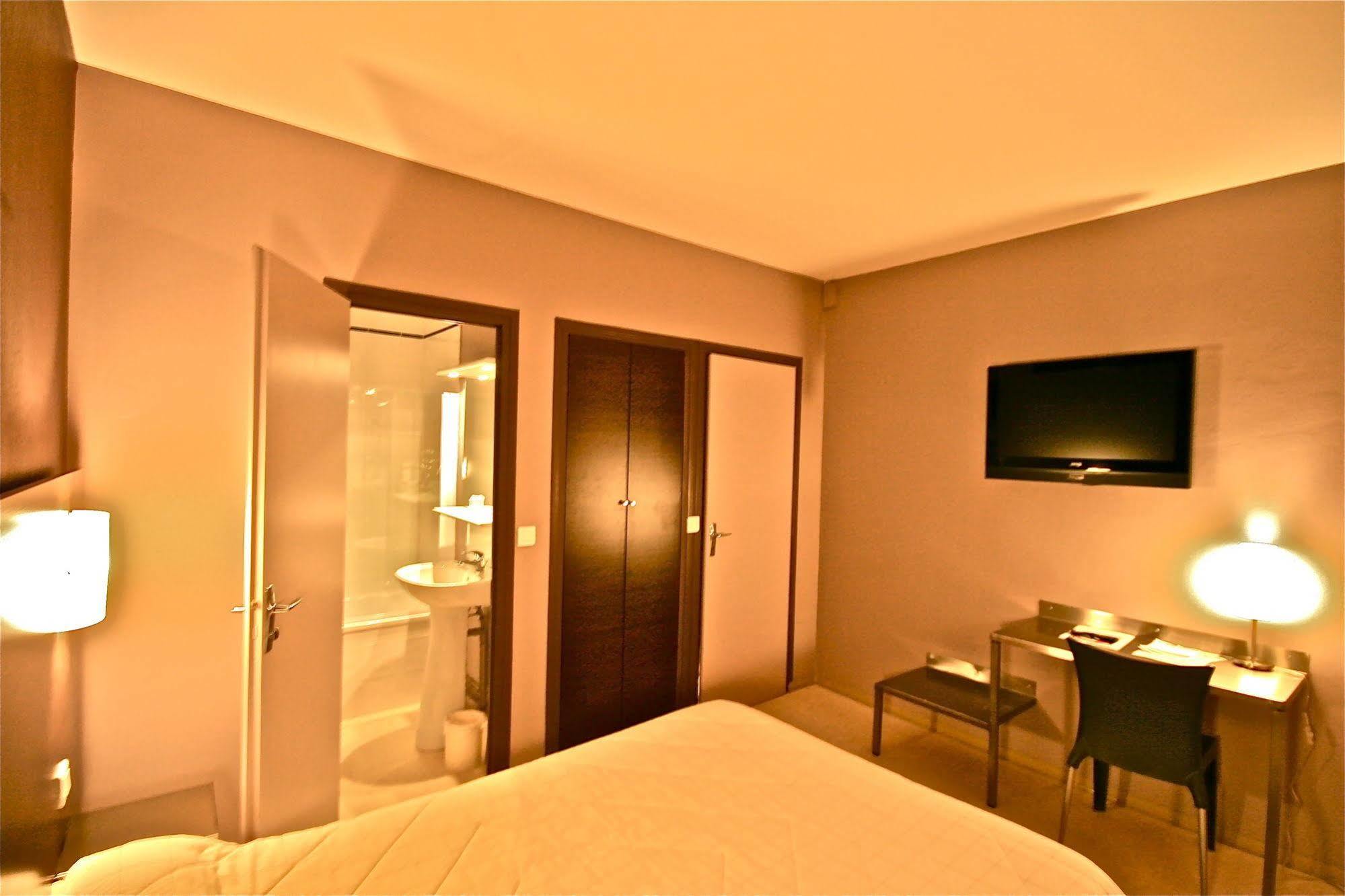 Hotel De L'Europe Pierre-Bénite Eksteriør bilde